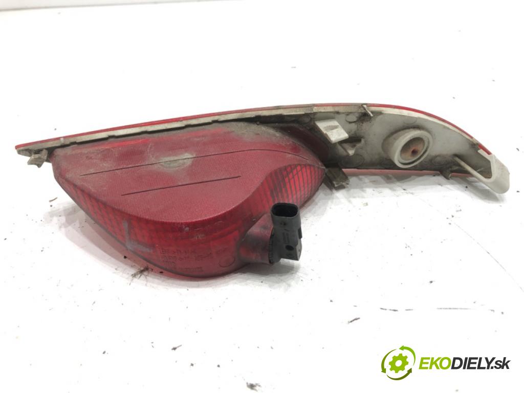 VOLVO V40 liftback 2013 110 kW T3 GTDi 1596 světlo nárazníka levý zadní část 31395550