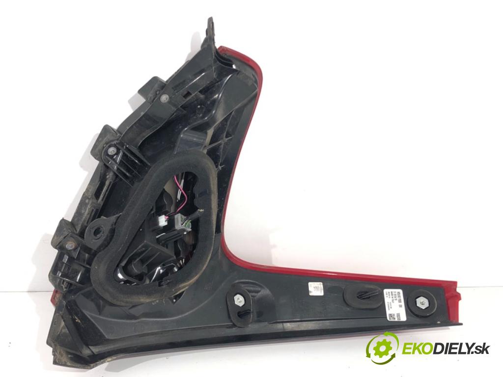 VOLVO V40 liftback 2013 110 kW T3 GTDi 1596 Svetlo pravy zad 31395479