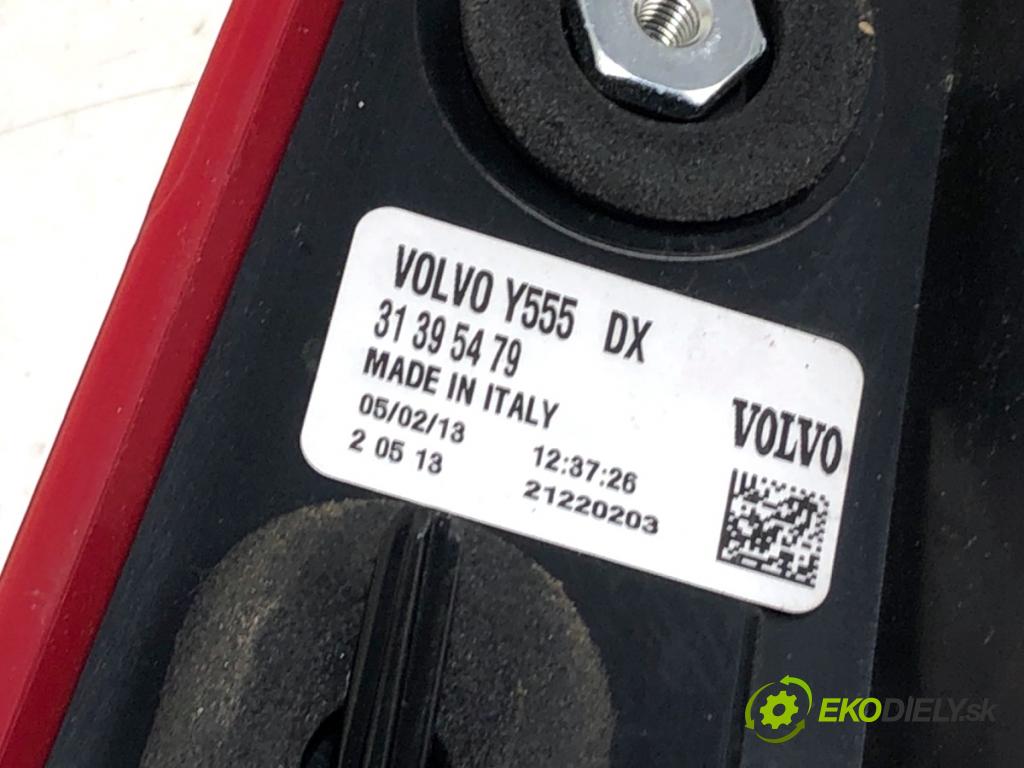 VOLVO V40 liftback 2013 110 kW T3 GTDi 1596 světlo pravý zadní část 31395479
