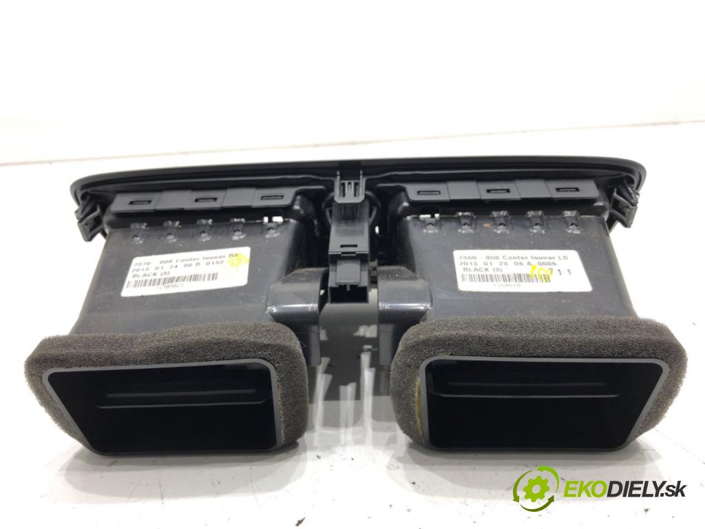 VOLVO V40 liftback 2013 110 kW T3 GTDi 1596 mří topení přední část střední 31307021