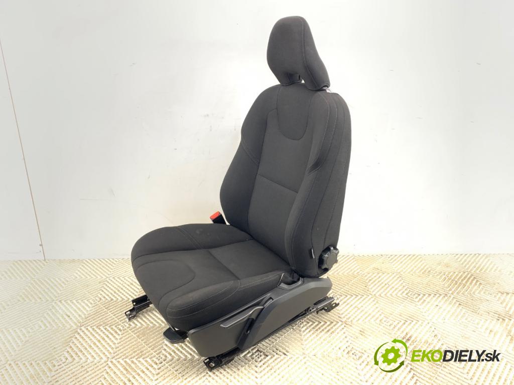 VOLVO V40 liftback 2013 110 kW T3 GTDi 1596 Sedadlo ľavy predný