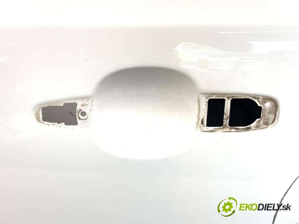 VOLVO V40 liftback 2013 110 kW T3 GTDi 1596 dveře levý přední část