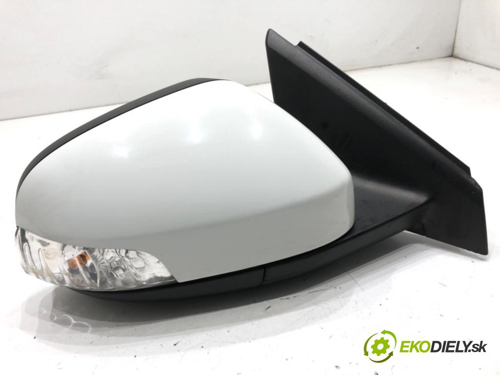 VOLVO V40 liftback 2013 110 kW T3 GTDi 1596 zpětné zrcátko pravý