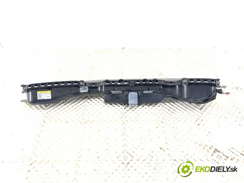 VOLVO V40 liftback 2013 110 kW T3 GTDi 1596 AirBag Pěšky 31305431