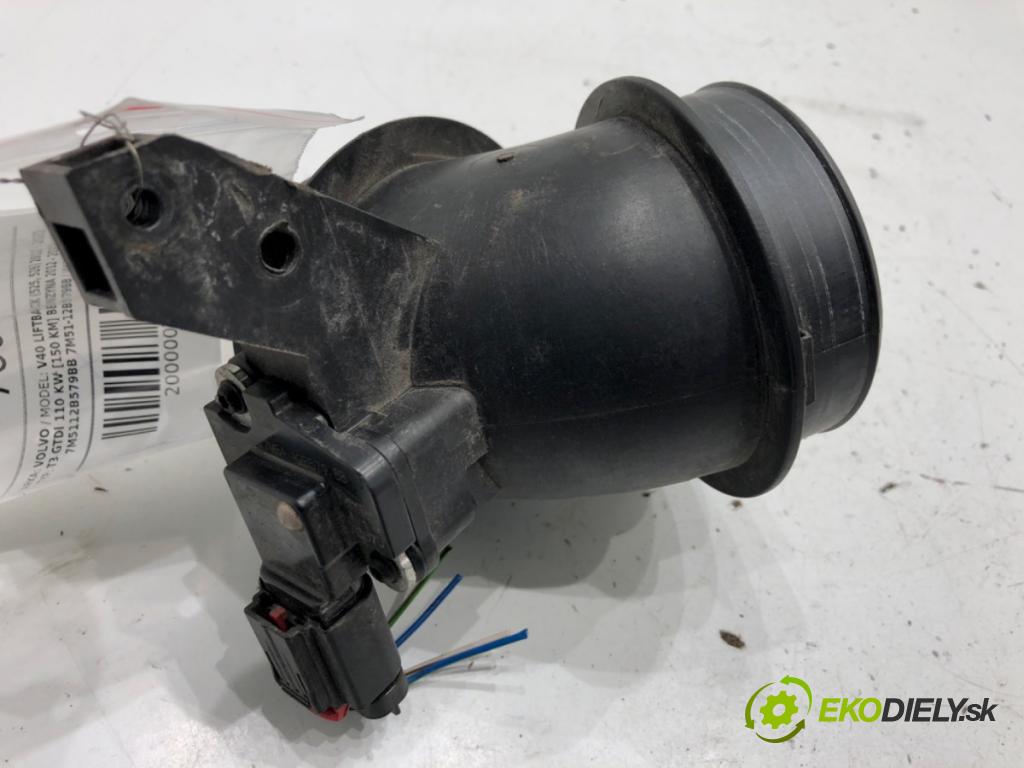 VOLVO V40 liftback 2013 110 kW T3 GTDi 1596 Váha vzduchu 7M5112B579BB (Váha vzduchu)