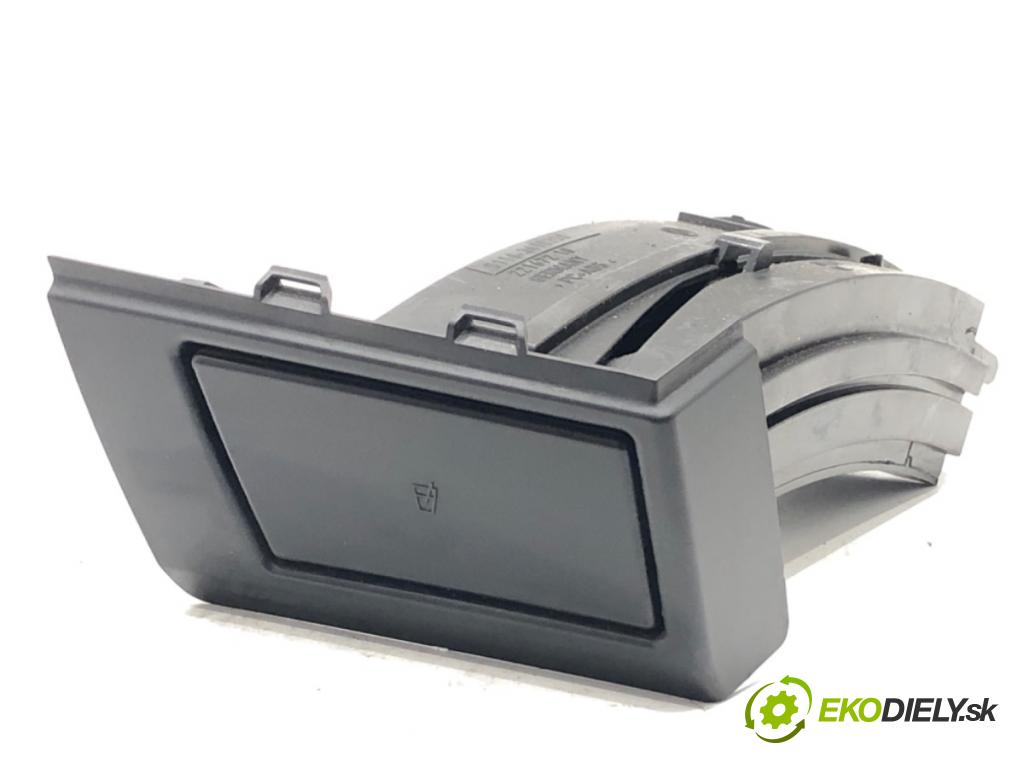 BMW E83 SUV 2005 110 kW 2.0 d 1995 Držiak na nápoje 3418358 (Držiak (úchyt) na nápoje)