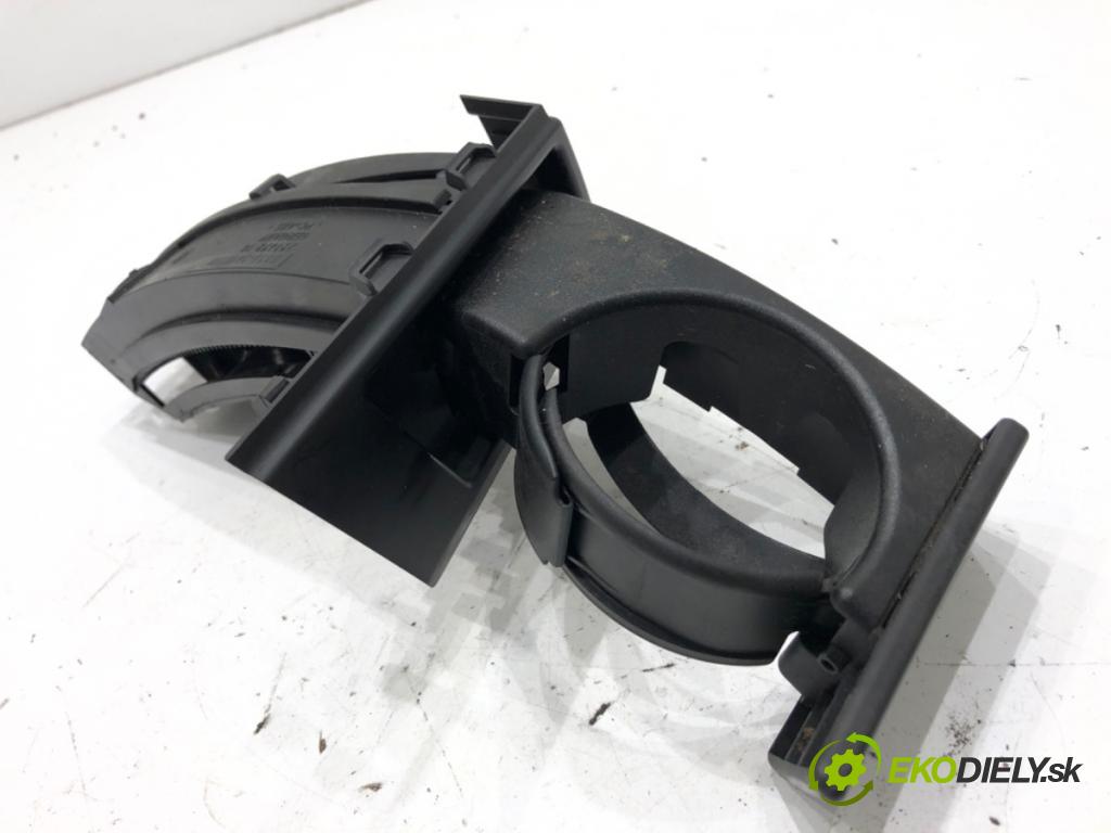 BMW E83 SUV 2005 110 kW 2.0 d 1995 Držiak na nápoje 3418358 (Držiak (úchyt) na nápoje)