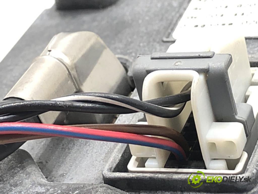 MERCEDES-BENZ X204 SUV 2009 125 kW 220 CDI 4-matic (204.984, 204.997) 2143 Dislpej A2048205797 (Prístrojová doska)