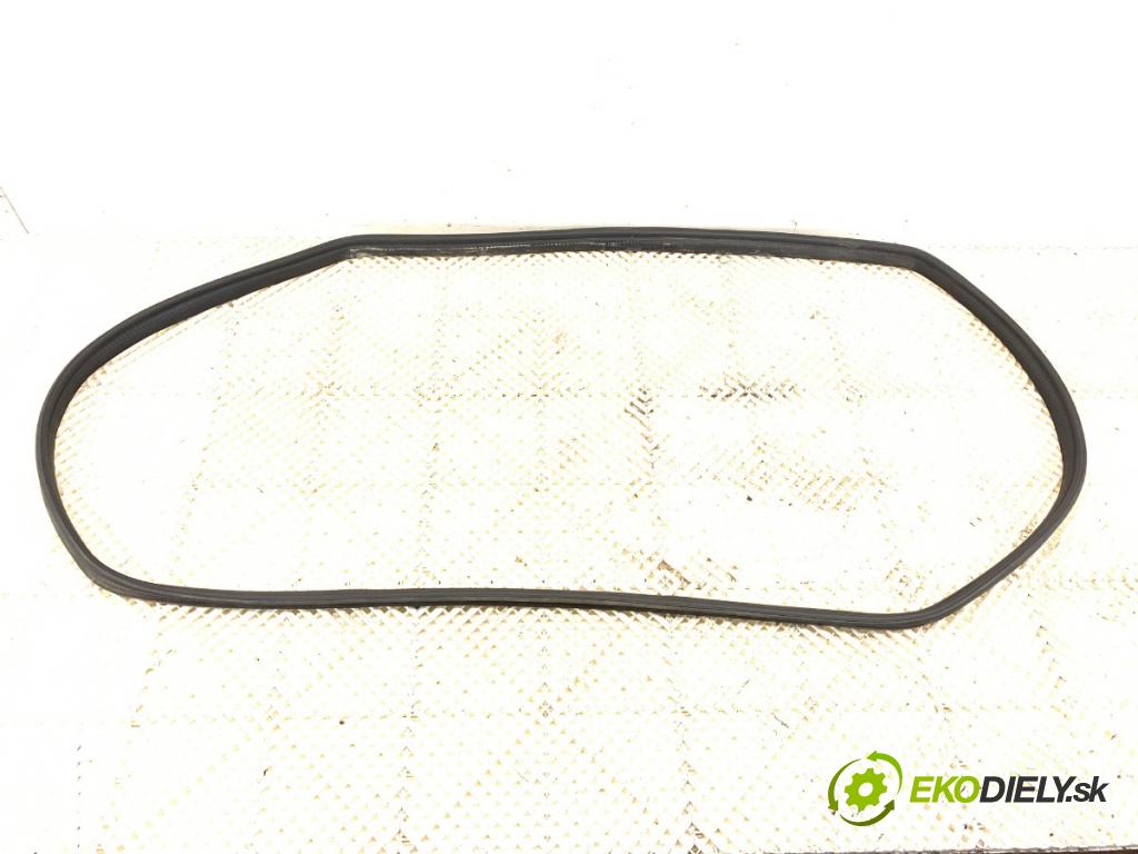 MERCEDES-BENZ X204 SUV 2009 125 kW 220 CDI 4-matic (204.984, 204.997) 2143 těsnění dveří kufra A2047400278