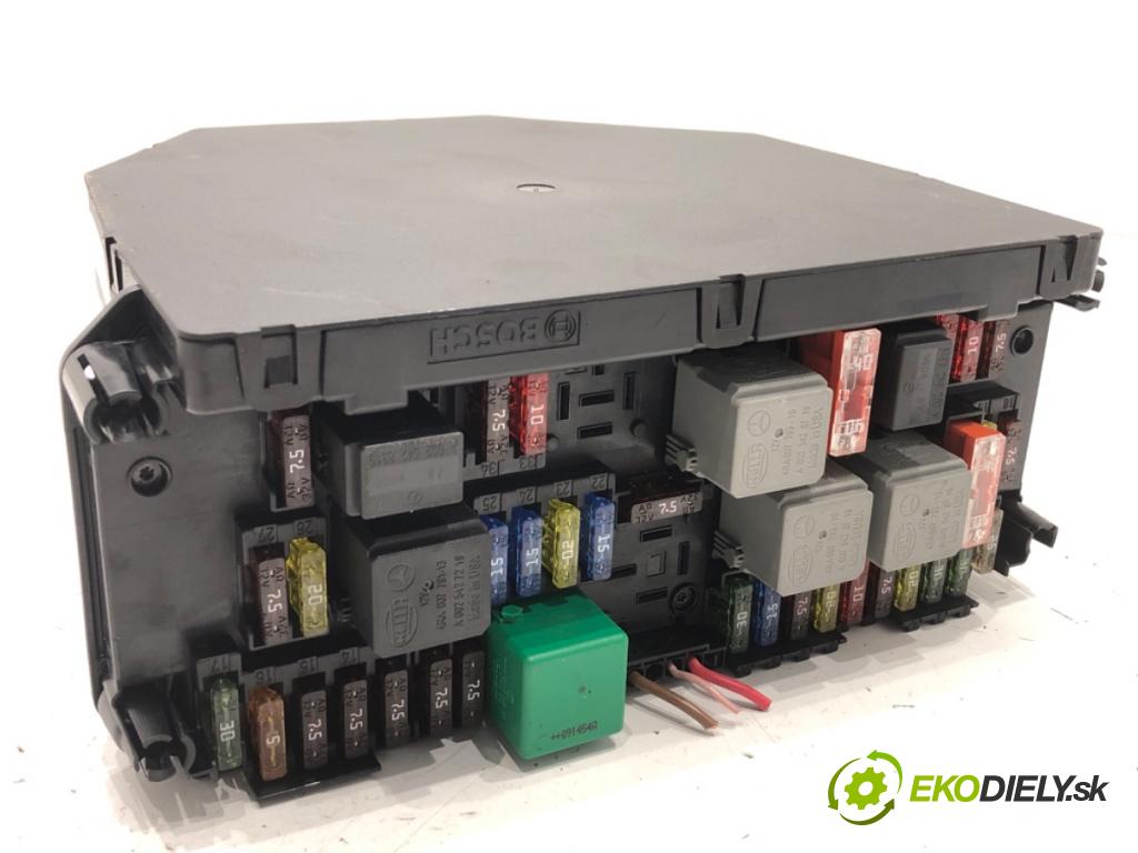 MERCEDES-BENZ X204 SUV 2009 125 kW 220 CDI 4-matic (204.984, 204.997) 2143 skříňka poistková A2049000800 (Pojistková skříňka)