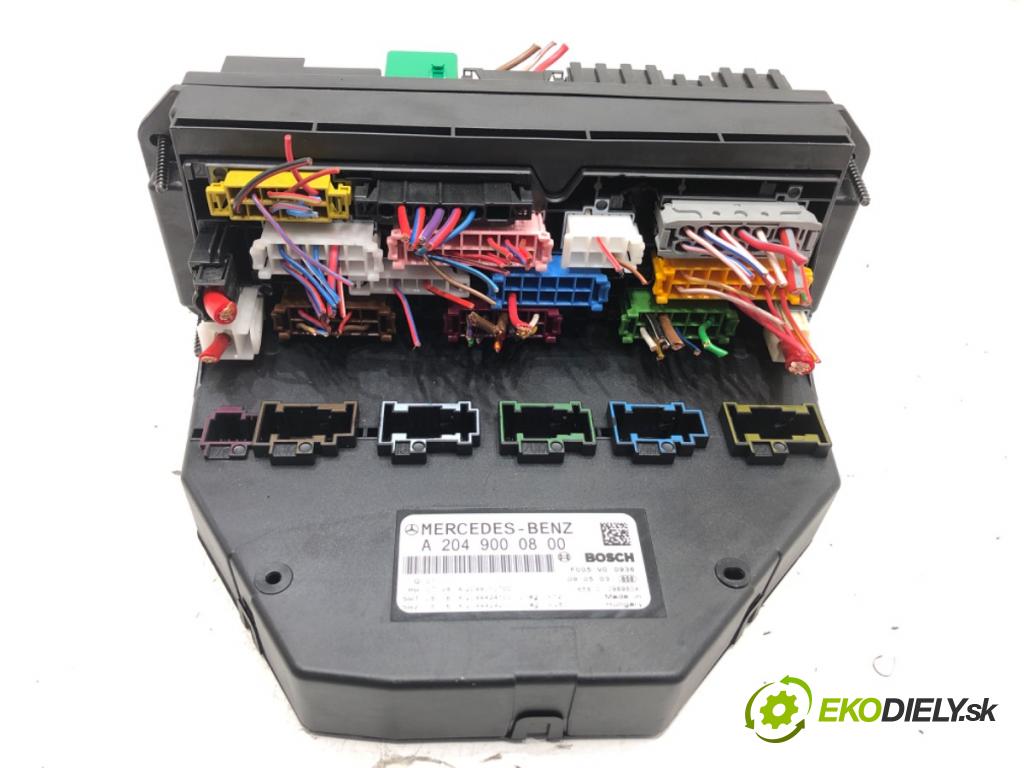 MERCEDES-BENZ X204 SUV 2009 125 kW 220 CDI 4-matic (204.984, 204.997) 2143 skříňka poistková A2049000800 (Pojistková skříňka)