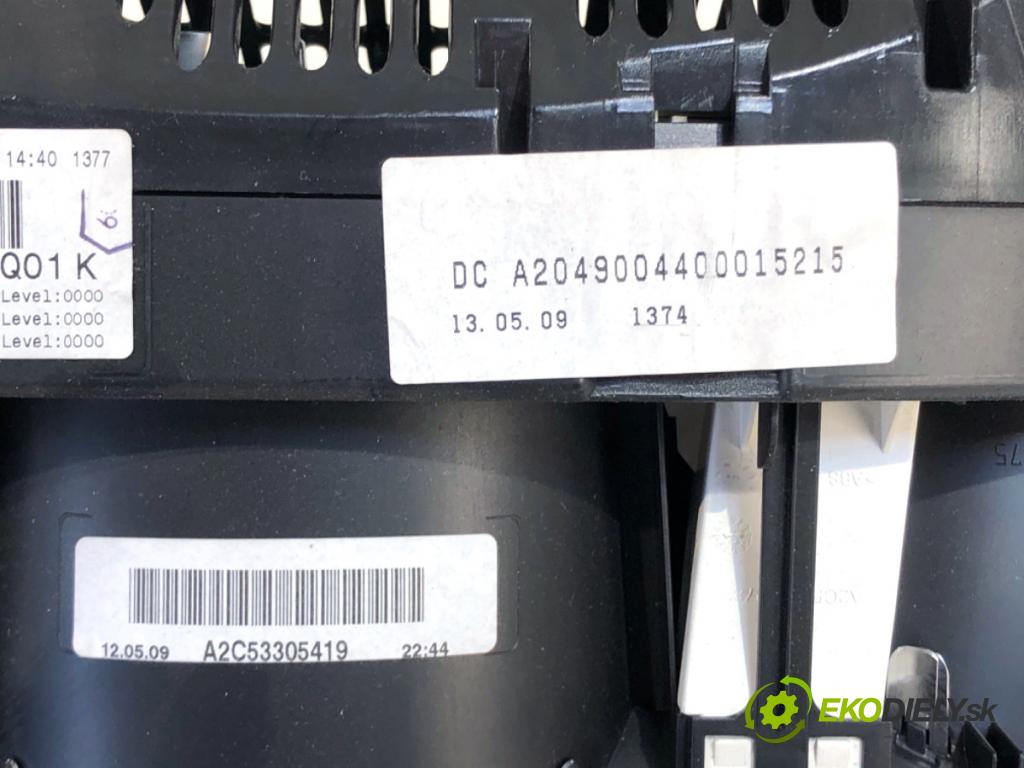 MERCEDES-BENZ X204 SUV 2009 125 kW 220 CDI 4-matic (204.984, 204.997) 2143 Prístrojovka A2049004400 (Prístrojová doska)