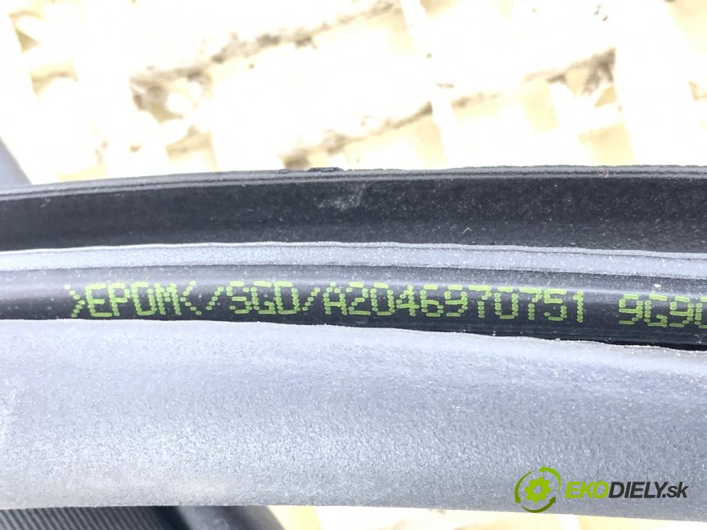 MERCEDES-BENZ X204 SUV 2009 125 kW 220 CDI 4-matic (204.984, 204.997) 2143 těsnění dveře přední část pravá A2046970751