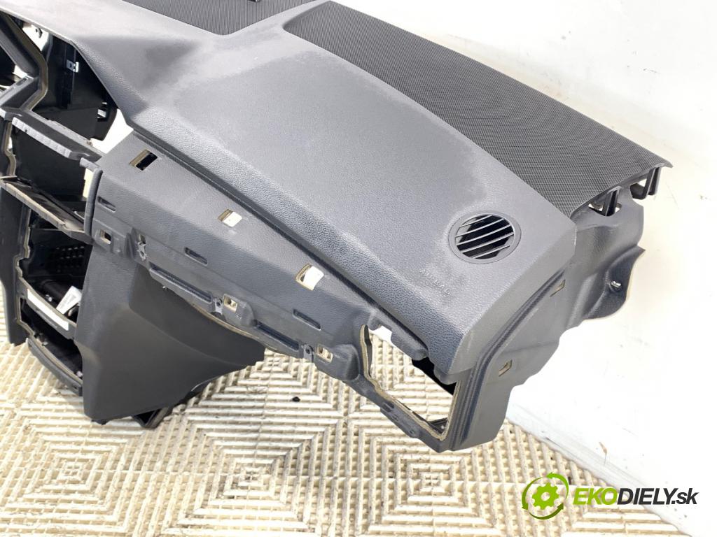 MERCEDES-BENZ X204 SUV 2009 125 kW 220 CDI 4-matic (204.984, 204.997) 2143 Palubná doska VANKÚŠ: spolujazdca A2048312246