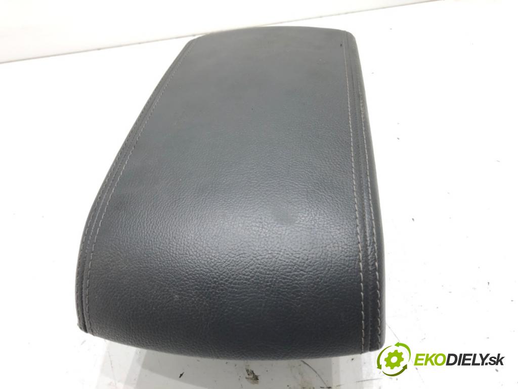 PEUGEOT 508 SW I Kombi 2011 103 kW 2.0 HDi 1997 Lakťová opierka A10932XX (Lakťová opierka)