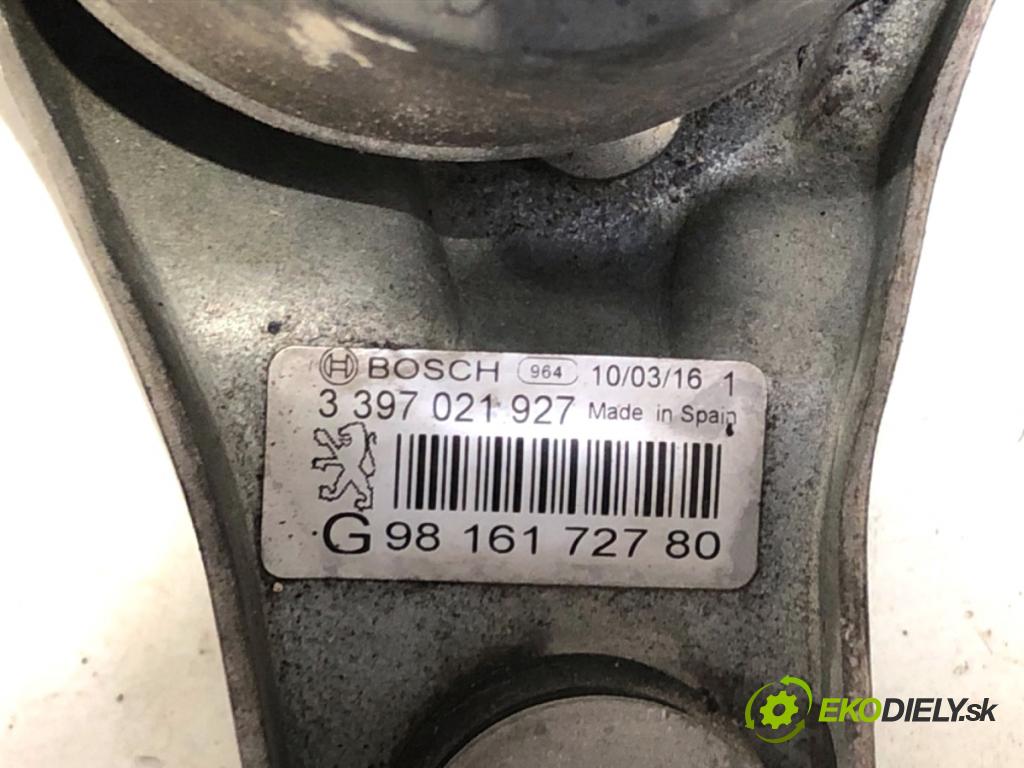 PEUGEOT 508 SW I Kombi 2011 103 kW 2.0 HDi 1997 mechanismus stěračů levý přední část 9816172780