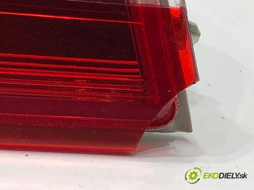 PEUGEOT 508 SW I Kombi 2011 103 kW 2.0 HDi 1997 světlo pravý zadní část 9686779680