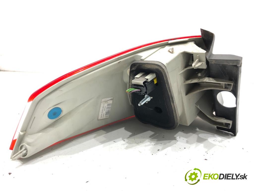 PEUGEOT 508 SW I Kombi 2011 103 kW 2.0 HDi 1997 světlo pravý zadní část 9686779680