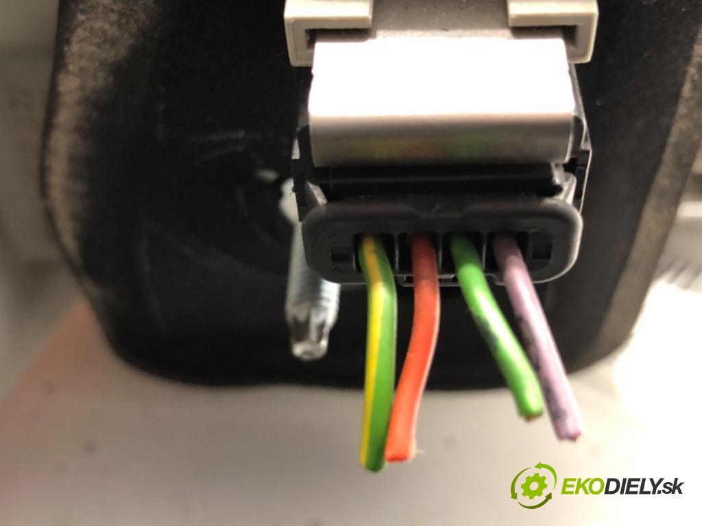 PEUGEOT 508 SW I Kombi 2011 103 kW 2.0 HDi 1997 světlo pravý zadní část 9686779680