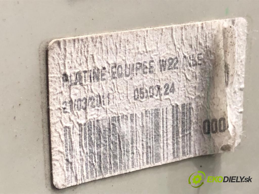 PEUGEOT 508 SW I Kombi 2011 103 kW 2.0 HDi 1997 světlo pravý zadní část 9686779680