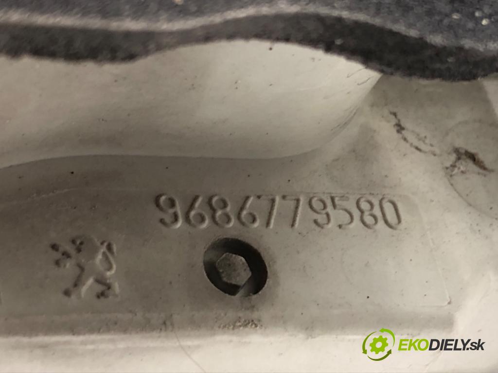 PEUGEOT 508 SW I Kombi 2011 103 kW 2.0 HDi 1997 světlo levý zadní část 9686779580
