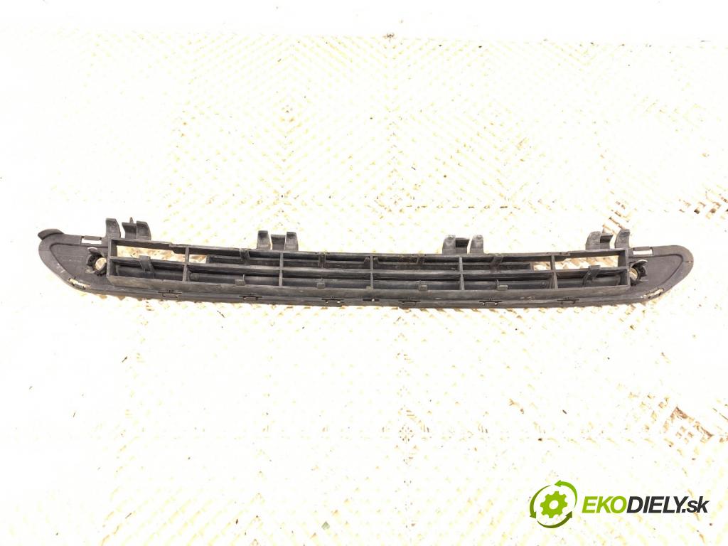 PEUGEOT 508 SW I Kombi 2011 103 kW 2.0 HDi 1997 mří nárazníka 9686571377 (Přední mřížka (maska chladiče))
