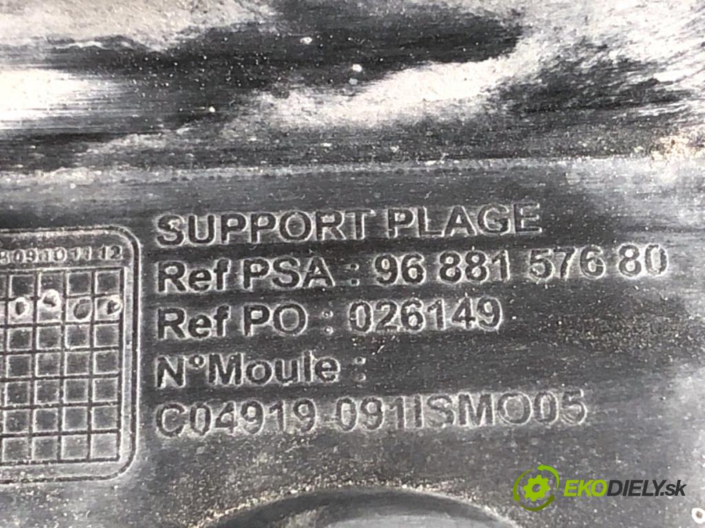 PEUGEOT 508 SW I Kombi 2011 103 kW 2.0 HDi 1997 úchyt nárazníka levý zadní část 9688157680