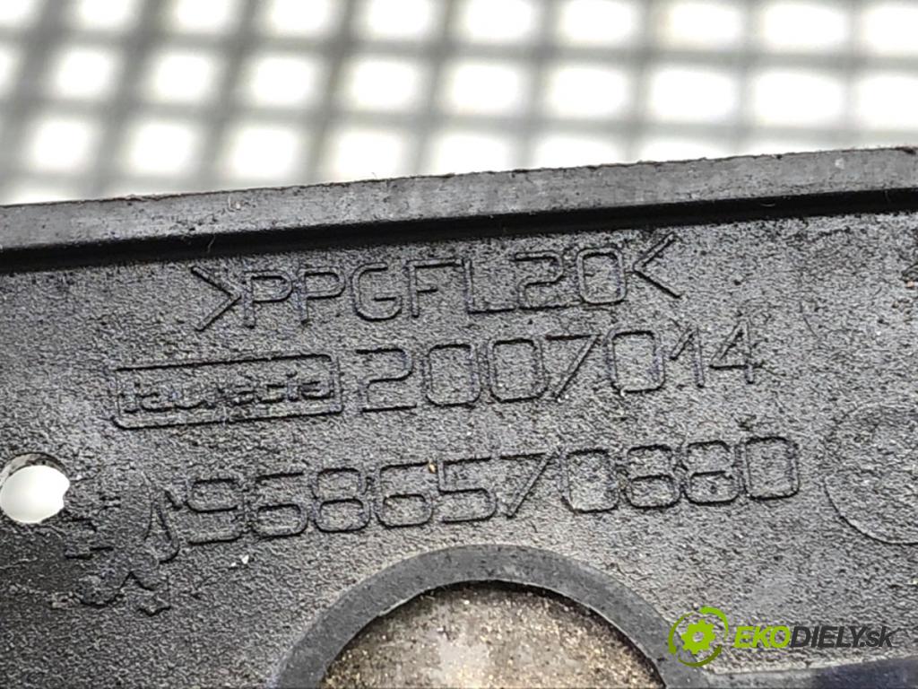 PEUGEOT 508 SW I Kombi 2011 103 kW 2.0 HDi 1997 výztuha nárazníka přední část dolná 9686570880