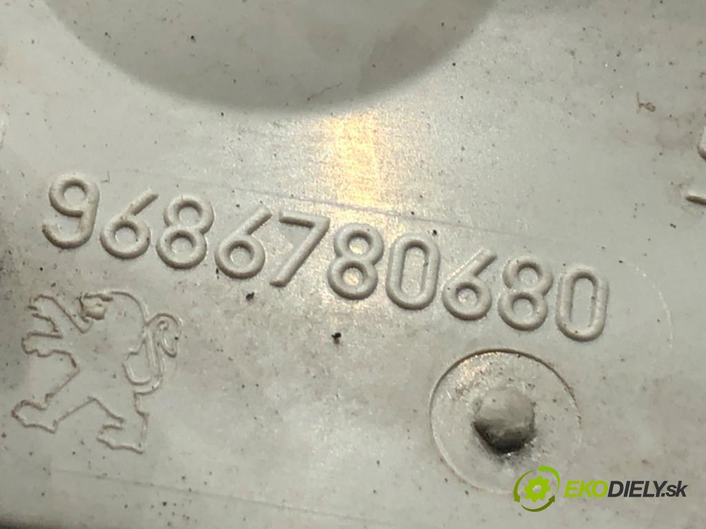 PEUGEOT 508 SW I Kombi 2011 103 kW 2.0 HDi 1997 světlo zadní část pravá vnitřní 9686780680 (Klika dveří ostatní)