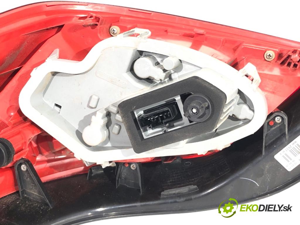 PEUGEOT 508 I sedan 2011 115 kW 1.6 THP 1598 světlo levý zadní část 9686293780