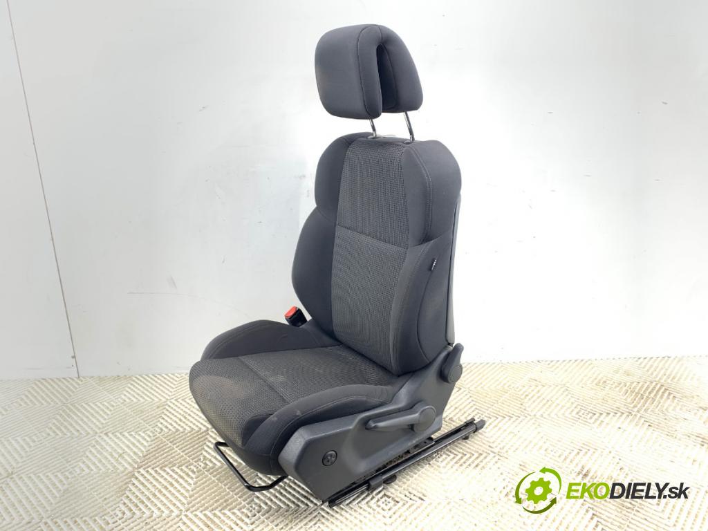 PEUGEOT 508 I sedan 2011 115 kW 1.6 THP 1598 sedadlo levý přední část