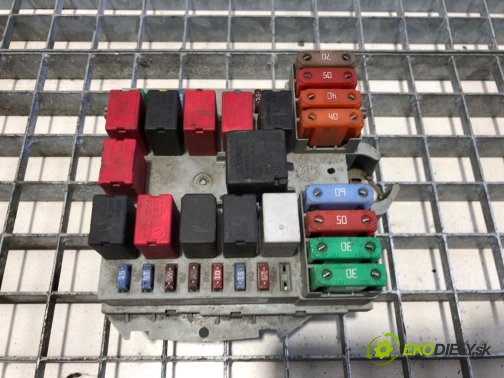 PEUGEOT BOXER I Autobus 2002 62 kW 2.0 HDi 1997 skříňka poistková 1332044080 (Pojistková skříňka)