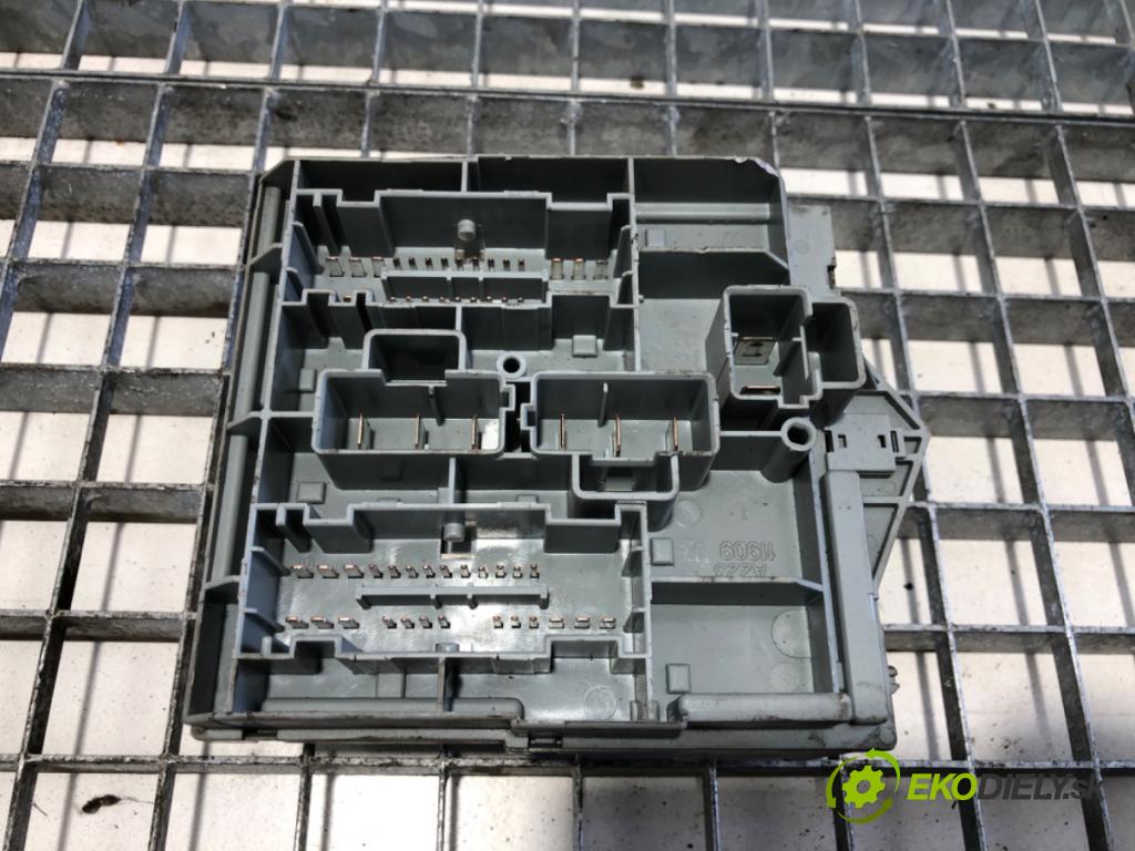 PEUGEOT BOXER I Autobus 2002 62 kW 2.0 HDi 1997 skříňka poistková 1332044080 (Pojistková skříňka)