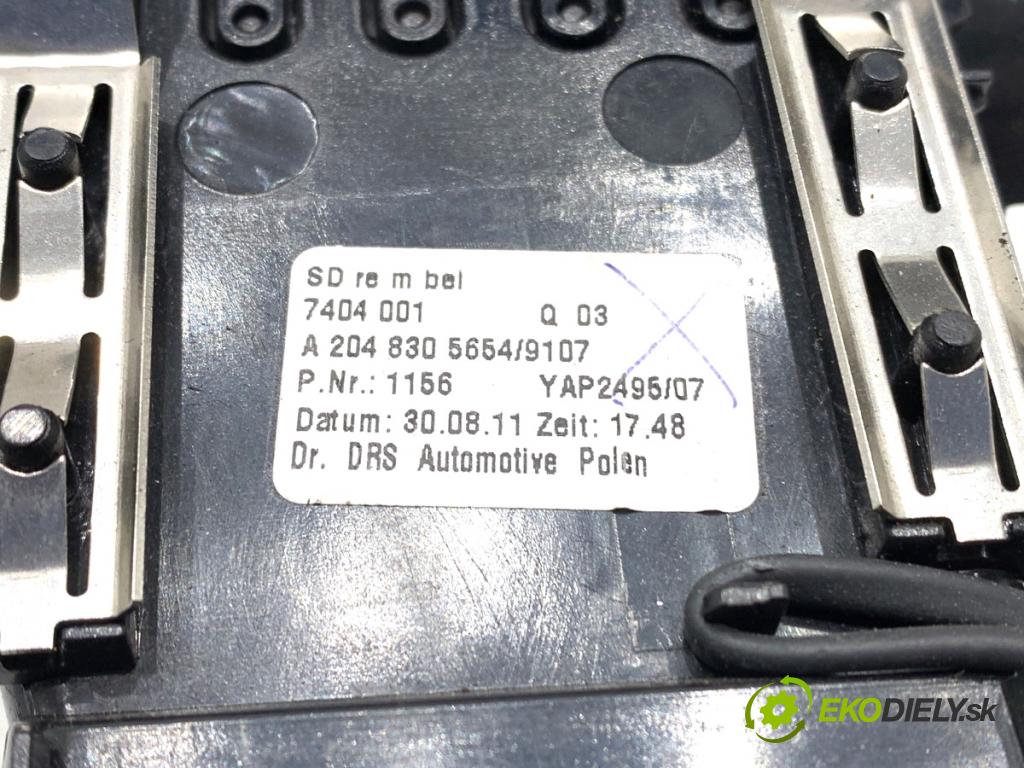 MERCEDES-BENZ X204 SUV 2009 125 kW 220 CDI 4-matic (204.984, 204.997) 2143 mří topení pravý přední část A2048305654
