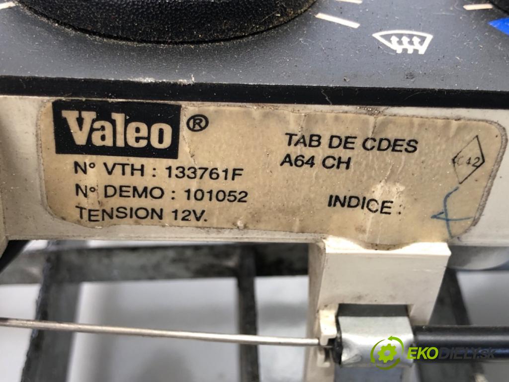 RENAULT MASTER II Autobus 2000 84 kW 2.8 dTI 2799 Panel ovládania kúrenia 133761F (Prepínacie páčky pod volantom)