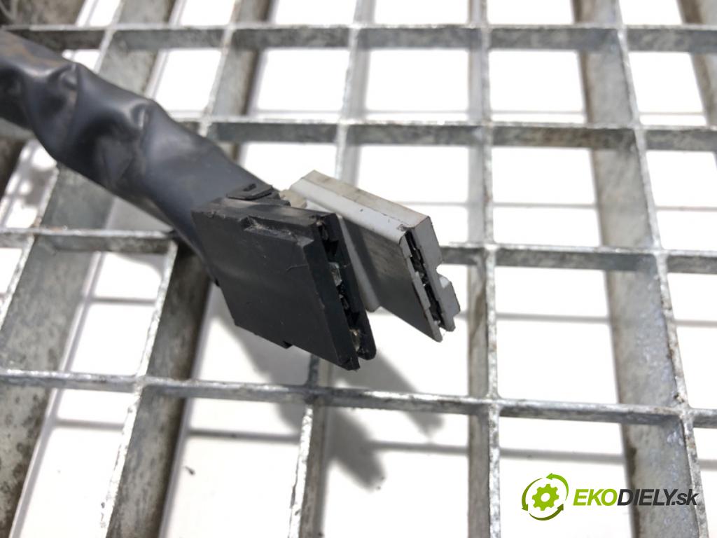 RENAULT MASTER II Autobus 2000 84 kW 2.8 dTI 2799 spinačka  (Spínacia skrinka)