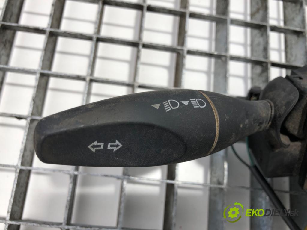 FORD TRANSIT IV Autobus 2004 74 kW 2.0 DI (F_E_, F_F_, F_G_) 1998 Prepínač kombinovaný  (Prepínacie páčky pod volantom)