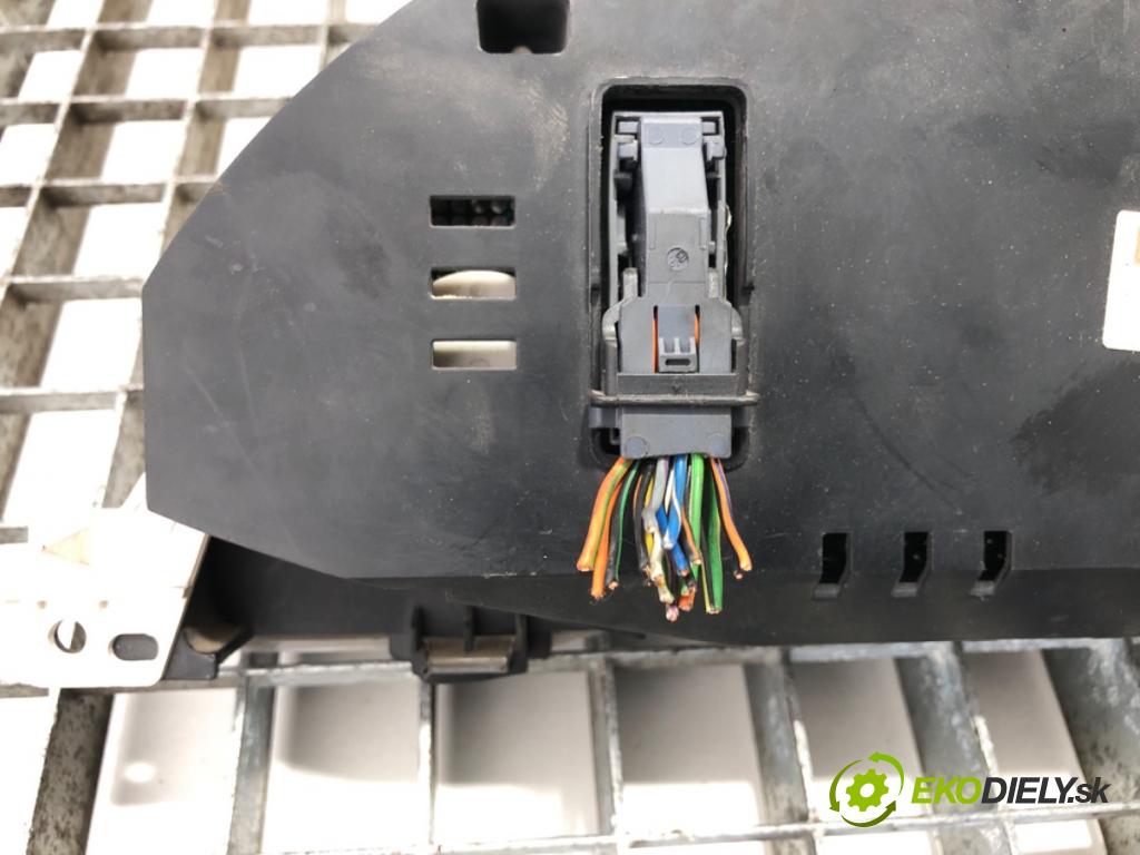 FORD TRANSIT IV Autobus 2004 74 kW 2.0 DI (F_E_, F_F_, F_G_) 1998 Prístrojovka  (Prístrojová doska)