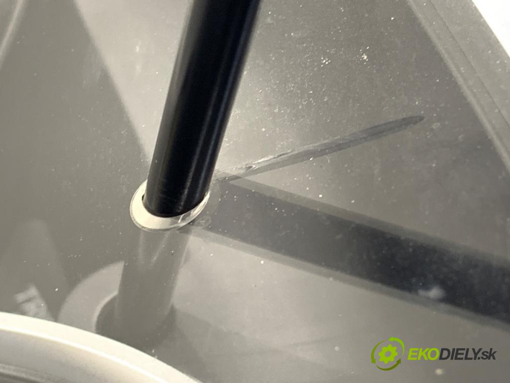 MAZDA CX-5 SUV 2012 118 kW 2.0 AWD (KEEAW) 1998 Prístrojovka  (Prístrojová doska)