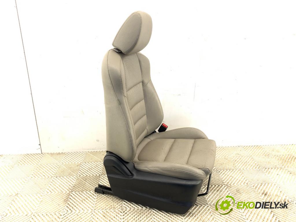 MAZDA CX-5 SUV 2012 118 kW 2.0 AWD (KEEAW) 1998 sedadlo pravý přední část