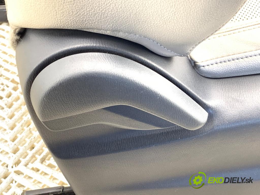MAZDA CX-5 SUV 2012 118 kW 2.0 AWD (KEEAW) 1998 sedadlo pravý přední část