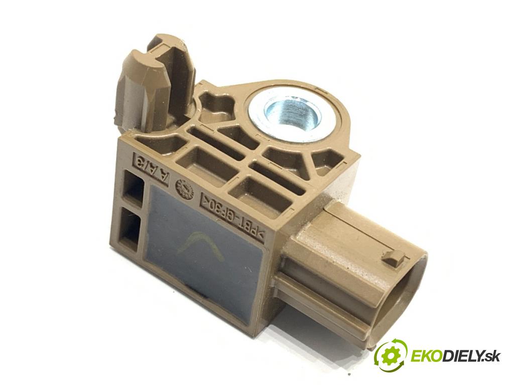 MAZDA CX-5 SUV 2012 118 kW 2.0 AWD (KEEAW) 1998 Snímač nárazu KD45-57KC0 (Snímač nárazu)