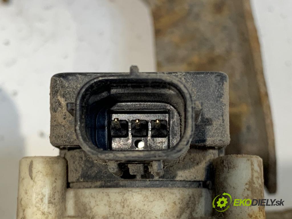 MAZDA CX-5 SUV 2012 118 kW 2.0 AWD (KEEAW) 1998 Snímač XENON  (Snímač)