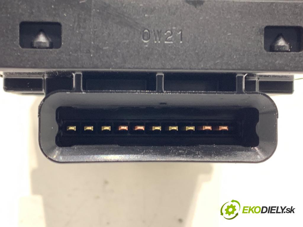 MAZDA CX-5 SUV 2012 118 kW 2.0 AWD (KEEAW) 1998 Prepínač stieračov KD4717F899 (Prepínacie páčky pod volantom)