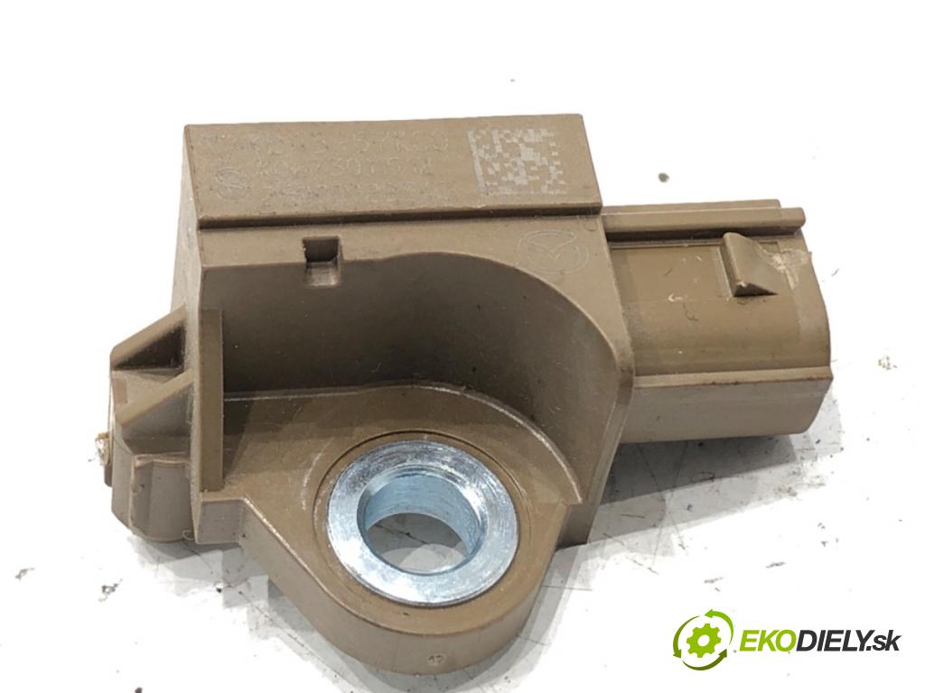 MAZDA CX-5 SUV 2012 118 kW 2.0 AWD (KEEAW) 1998 Snímač nárazu KD45-57KC0 (Snímač nárazu)