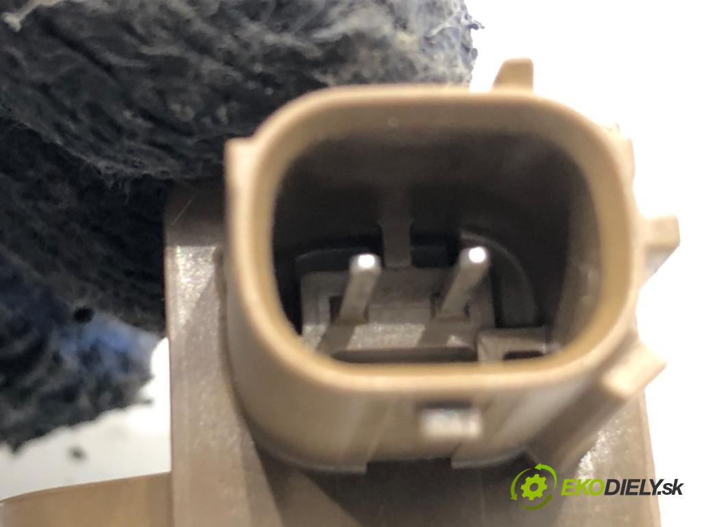 MAZDA CX-5 SUV 2012 118 kW 2.0 AWD (KEEAW) 1998 Snímač nárazu KD45-57KC0 (Snímač nárazu)