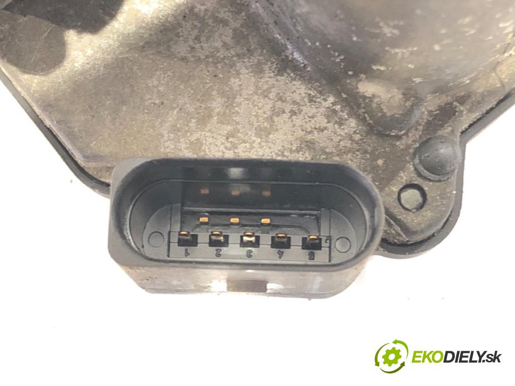 VW PASSAT B6 Kombi 2006 103 kW 2.0 TDI 1968 Škrtiaca klapka 03G128063A (Škrtiaca klapka)