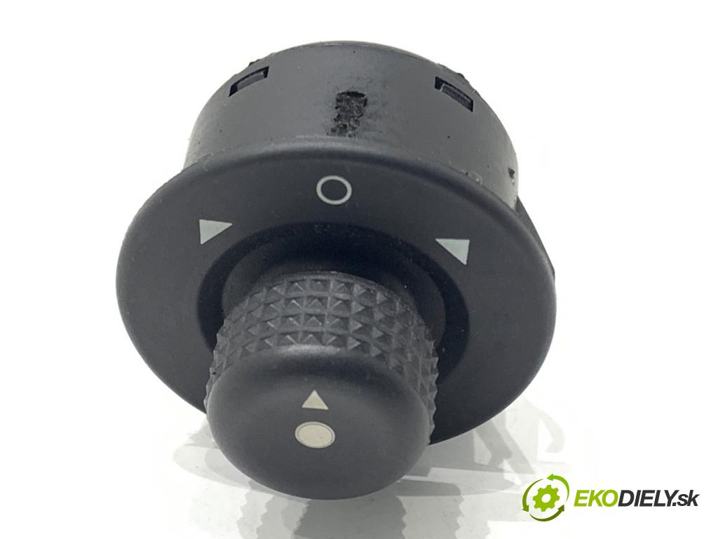 CITROEN BERLINGO II nadwozie wielkoprzestrzenne (MPV) 2011 66 kW 1.6 HDi 90 1560 Prepínač nastavenia spätných zrkadiel  (Prepínacie páčky pod volantom)