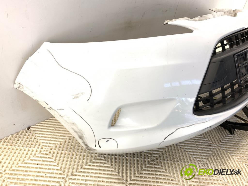 FORD FIESTA MK7 liftback 2012 51 kW 1.4 TDCi 1399 nárazník přední část  (Klika dveří ostatní)