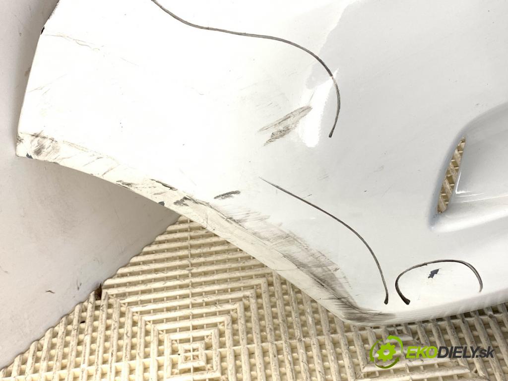 FORD FIESTA MK7 liftback 2012 51 kW 1.4 TDCi 1399 nárazník přední část  (Klika dveří ostatní)